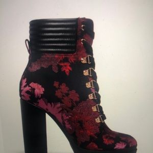 Shoe dazzle Shandee block heel bootie